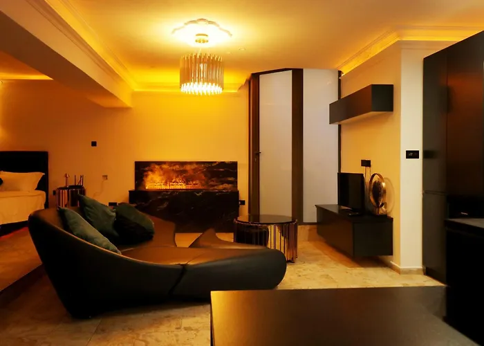 Olga Luxury Suite I 5 Min From Airport I Central Location I Traditional Village