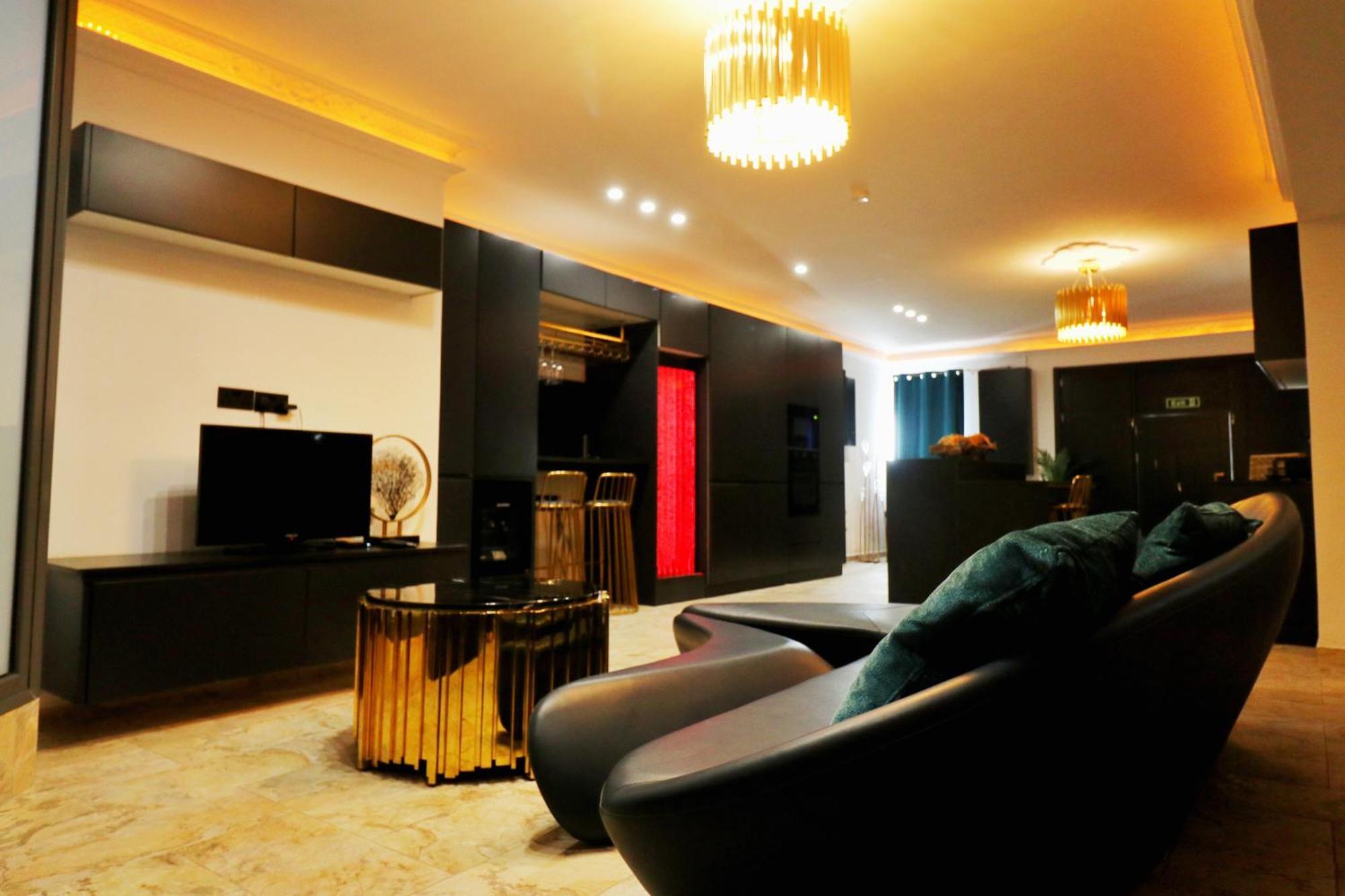 Olga Luxury I 5 Min From Airport I Location I Traditional Village Appartement *